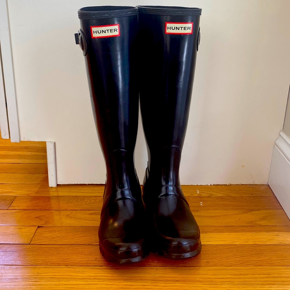HUNTER tall rain boot